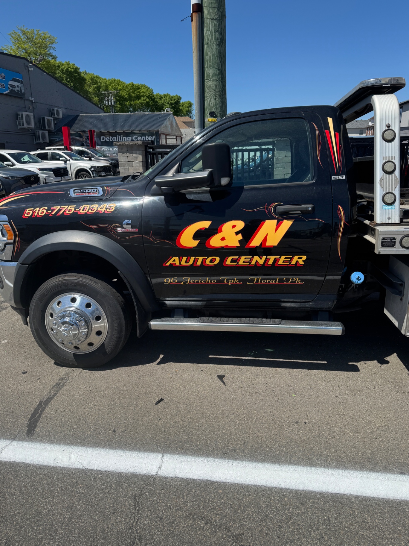 Heavy-Duty Wrecker